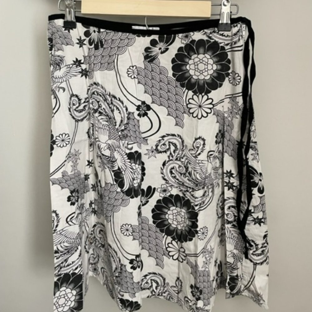 Charlotte Russe White with Black Print Wrap Skirt